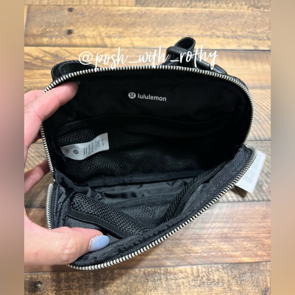 🍋Lululemon Everywhere Belt Bag, *Manifesto Print, NWT - Picture 4 of 11